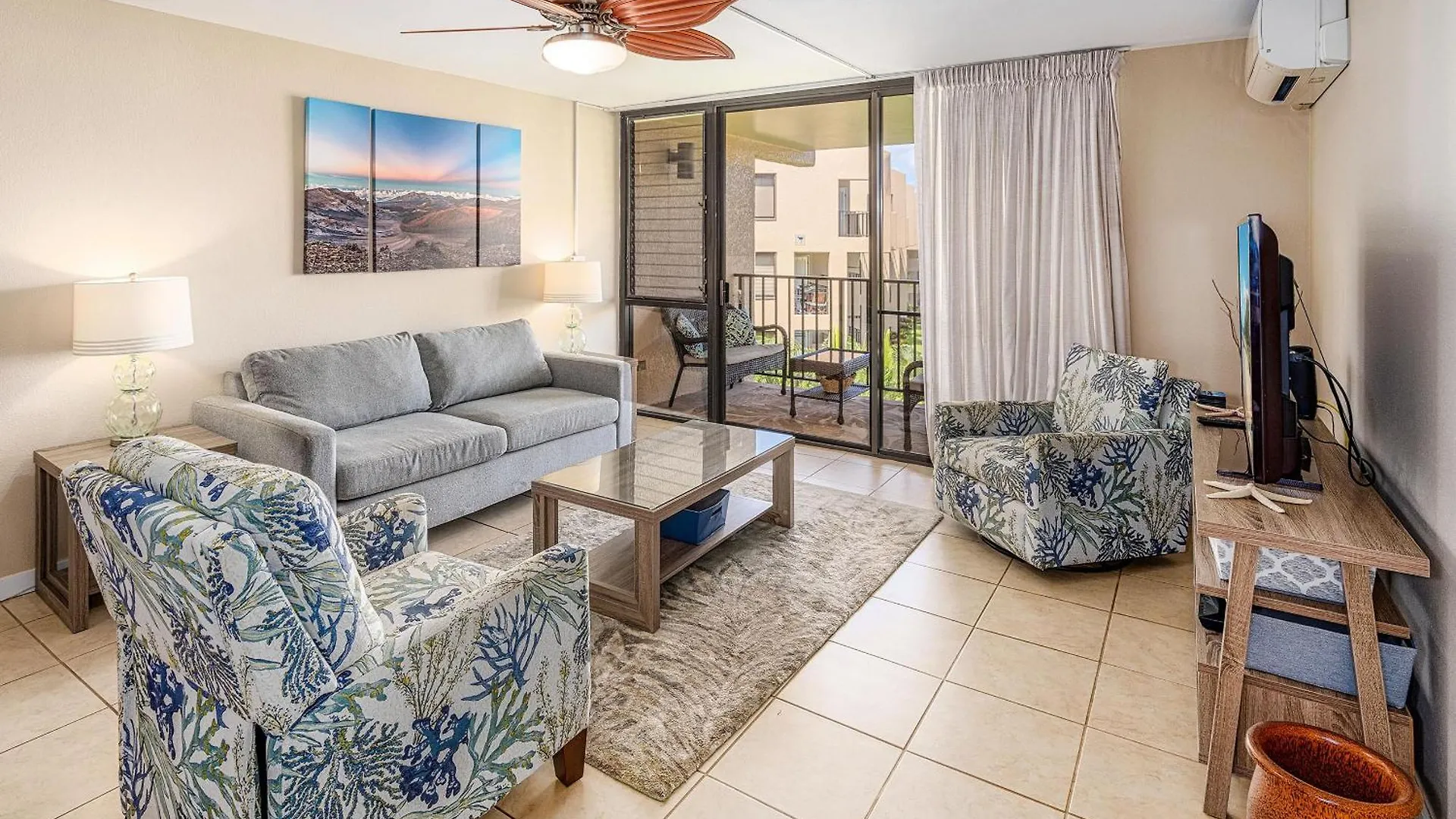 Prázdninový dům Kamaole Sands 5-303, Contemporary Reno, Ocean View Wailea