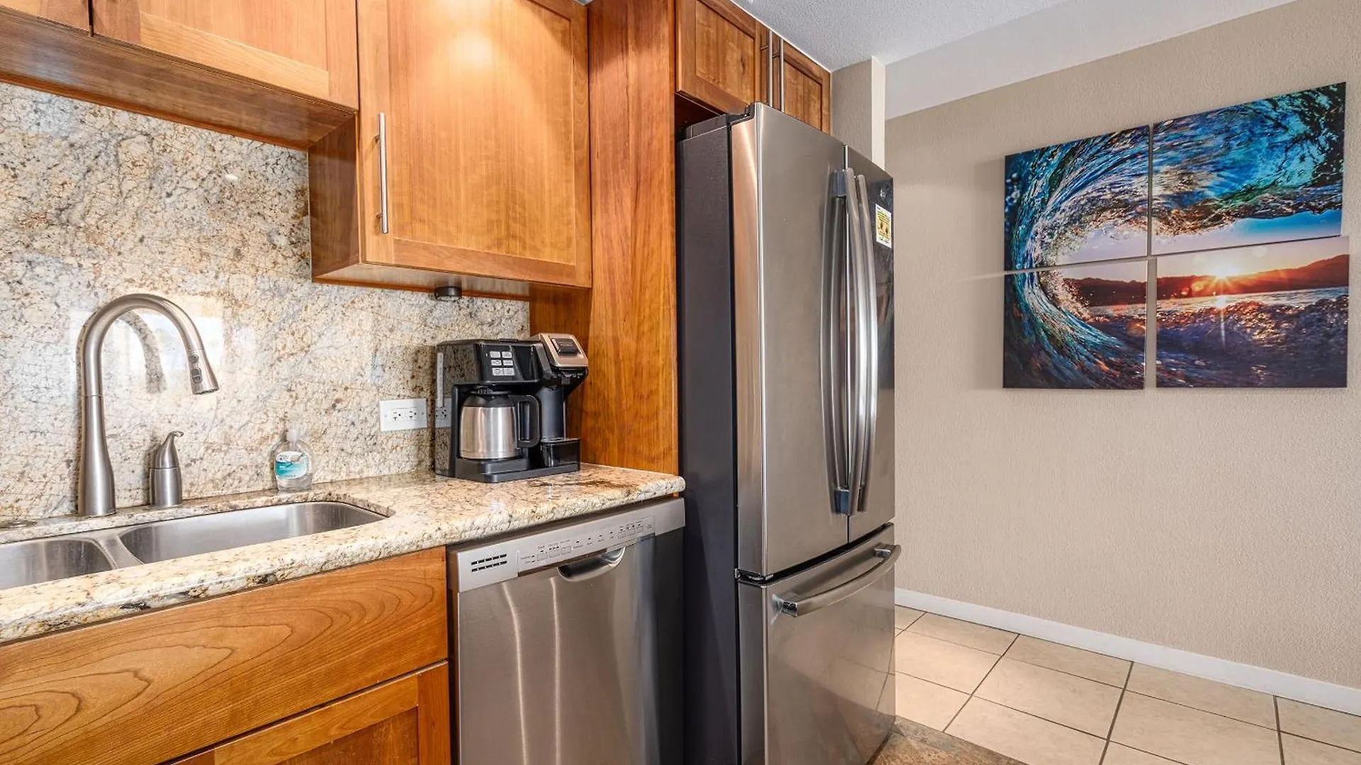 Prázdninový dům Kamaole Sands 5-303, Contemporary Reno, Ocean View Wailea