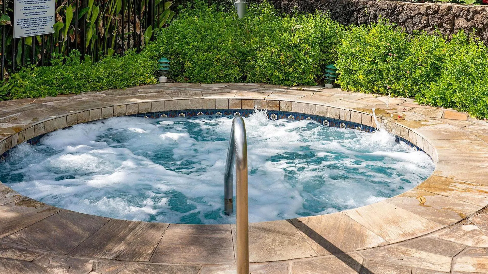Prázdninový dům Kamaole Sands 5-303, Contemporary Reno, Ocean View Wailea  USA